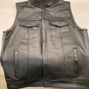 Men’s leather motorcycle vest
